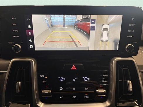 Used 2023 Kia Sorento SX image 32