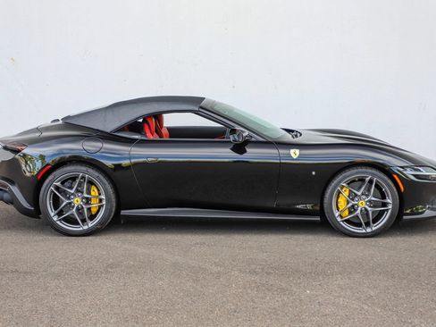 Certified 2025 Ferrari Roma Spider RWD image 50