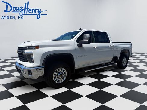 Used 2024 Chevrolet Silverado 2500 LT AWD/4WD image 1