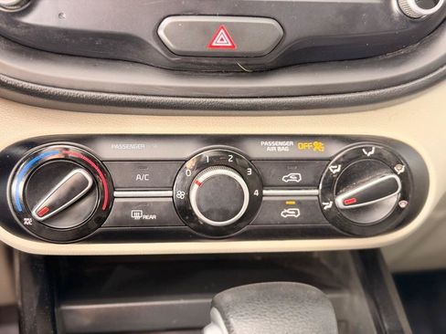 Used 2020 Kia Soul LX FWD image 17