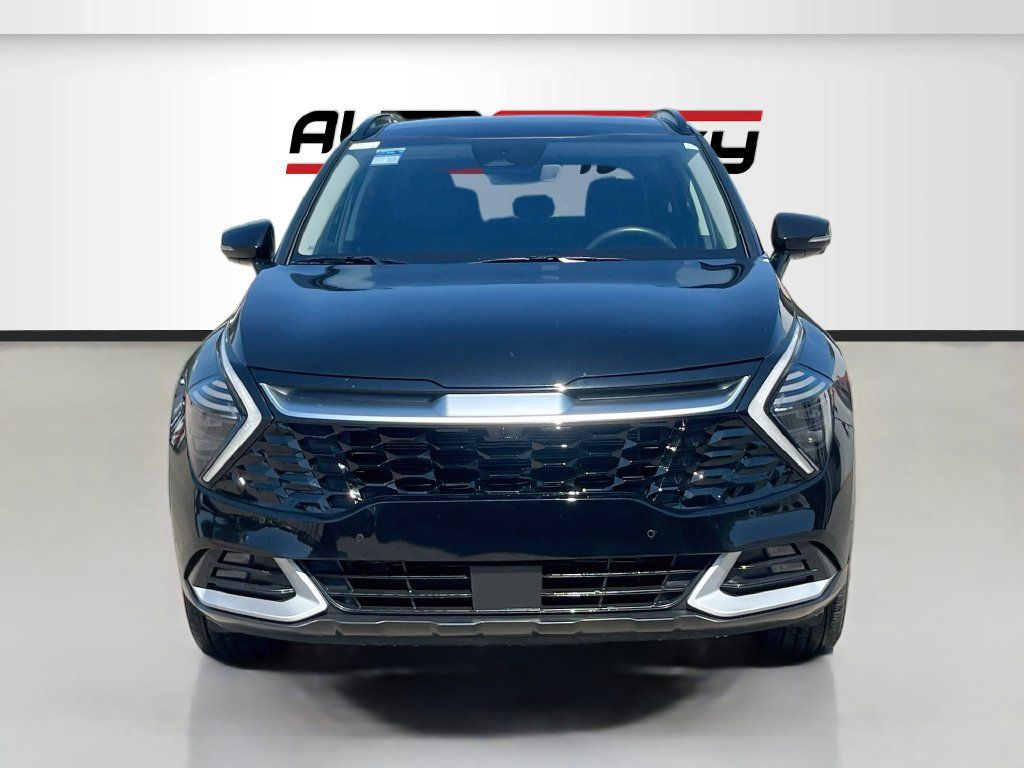 Used 2025 Kia Sportage SX FWD image 2