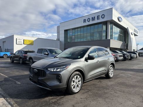 Used 2023 Ford Escape Active image 1