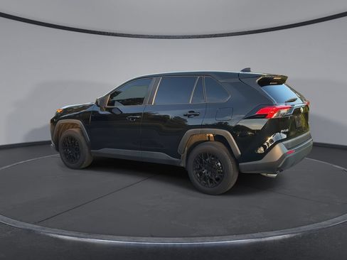 Used 2022 Toyota RAV4 LE FWD image 6