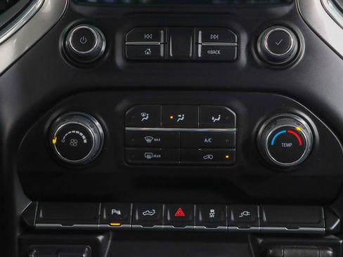 Used 2022 Chevrolet Silverado 2500 LT AWD/4WD image 20