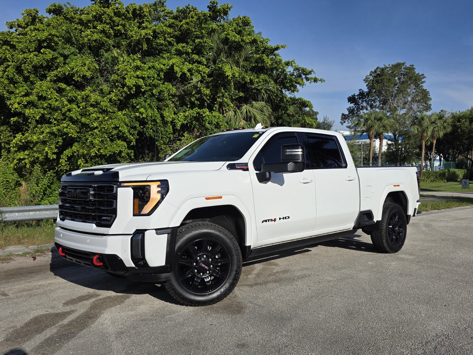 Used 2024 GMC Sierra 2500 AT4 w/ AT4 Premium Plus Package AWD/4WD image 1