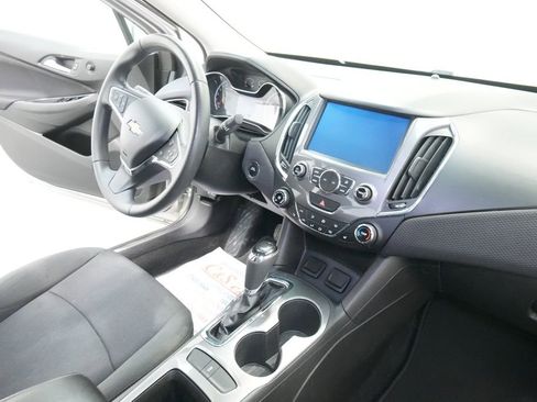 Used 2017 Chevrolet Cruze LT w/ Sun And Sound Package image 28