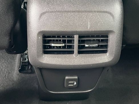 Used 2024 Chevrolet Equinox LT AWD/4WD image 25