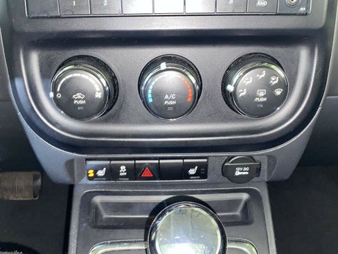 Used 2015 Jeep Patriot High Altitude AWD/4WD image 10