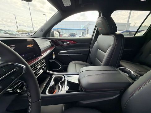 New 2026 Chevrolet Traverse Z71 image 11