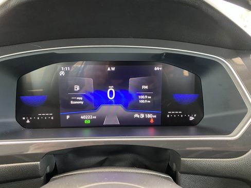 Certified 2023 Volkswagen Tiguan SE FWD image 21