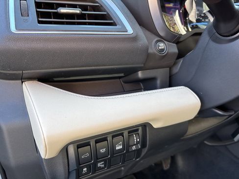 Used 2021 Subaru Ascent Limited w/ Popular Package #2A image 11