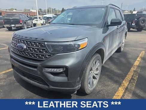 Used 2024 Ford Explorer XLT w/ Equipment Group 202A AWD/4WD image 3