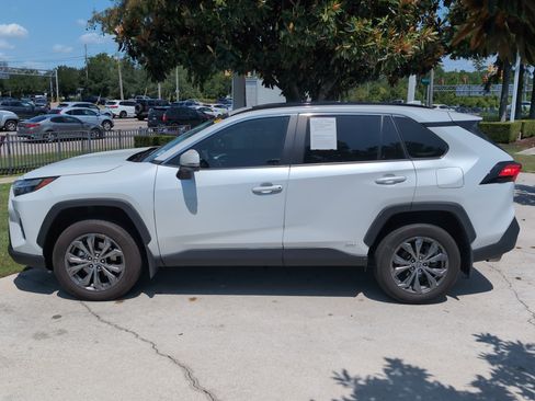 Certified 2023 Toyota RAV4 XLE Premium AWD/4WD image 7