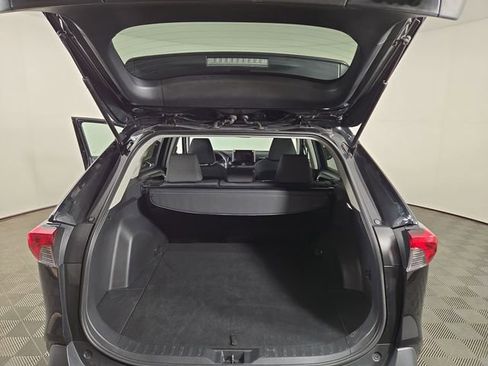 Used 2025 Toyota RAV4 XLE image 30