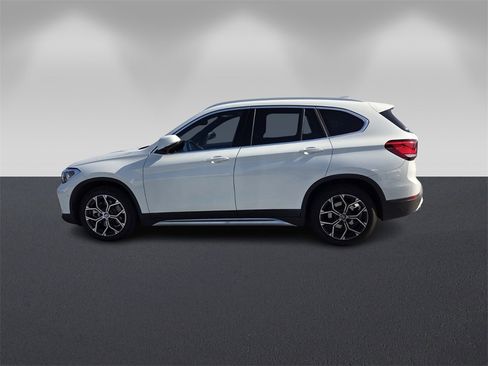 Certified 2022 BMW X1 sDrive28i w/ Premium Package image 7