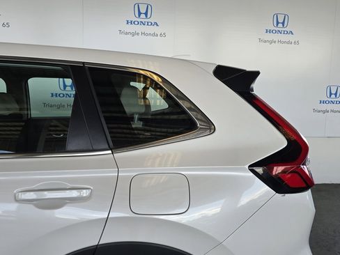 Used 2023 Honda CR-V LX image 14