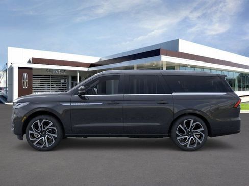 New 2026 Lincoln Navigator L Reserve image 33