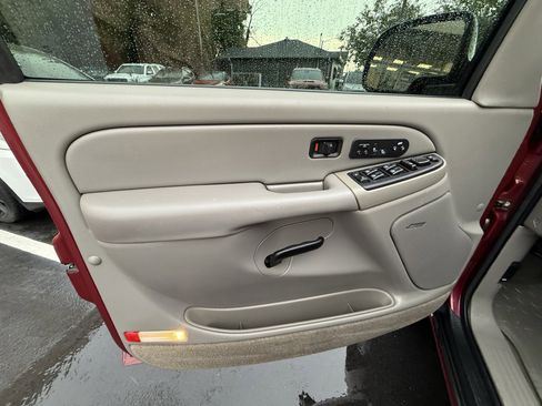 Used 2005 Chevrolet Avalanche Z71 w/ Sun And Sound Package image 15