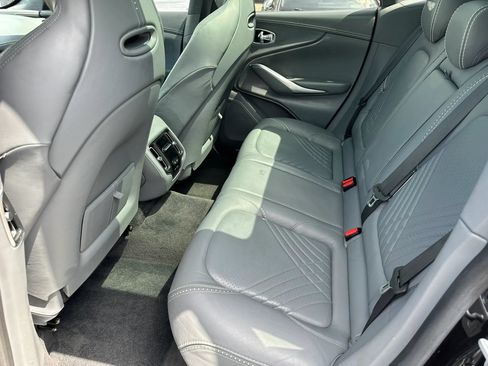 Used 2021 Aston Martin DBX AWD/4WD image 19