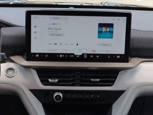 Certified 2025 Ford Explorer Active w/ Active Comfort Package RWD image 18