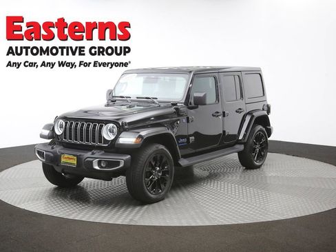 Used 2025 Jeep Wrangler Unlimited Sahara AWD/4WD image 55