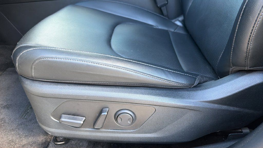 Used 2024 Kia Sportage SX FWD image 18