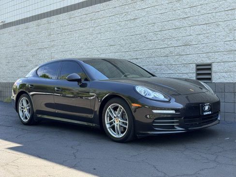 Used 2016 Porsche Panamera 4 AWD/4WD image 4