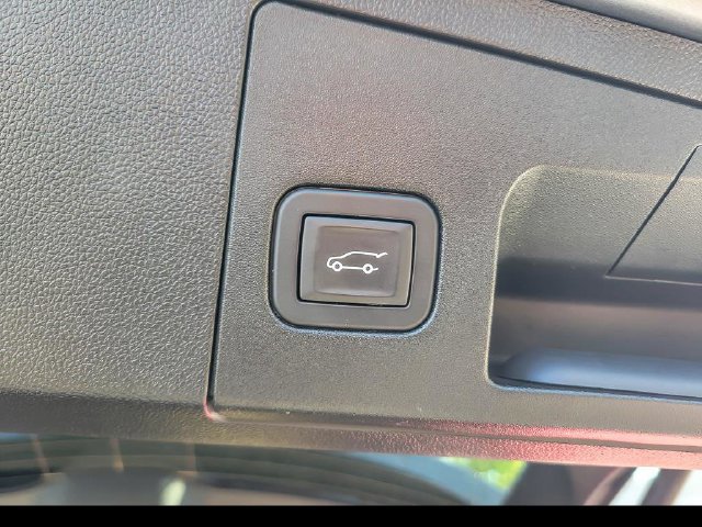 Certified 2025 Cadillac XT4 Premium Luxury FWD image 20