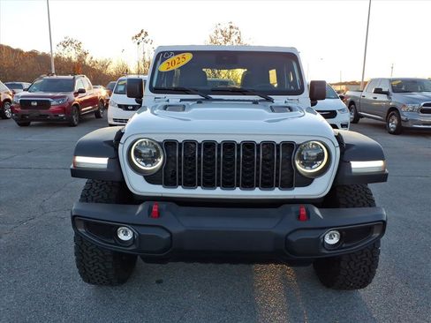 Used 2025 Jeep Wrangler Unlimited Rubicon image 13