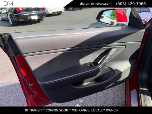 Used 2018 Tesla Model 3 Mid Range RWD image 4
