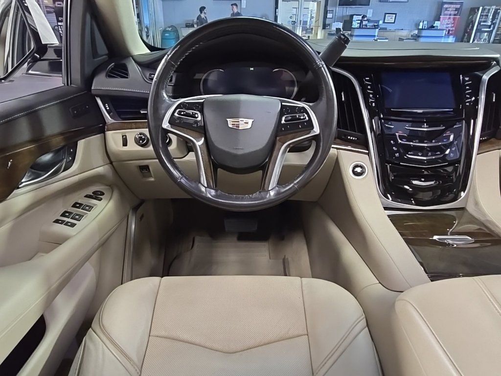 Used 2019 Cadillac Escalade Premium Luxury AWD/4WD image 28