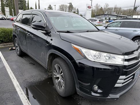 Used 2019 Toyota Highlander Plus image 11