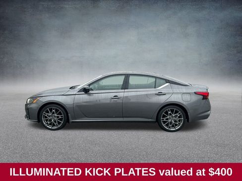 Used 2024 Nissan Altima 2.0 SR image 2