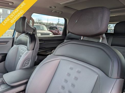 Certified 2024 Kia EV9 Wind image 11