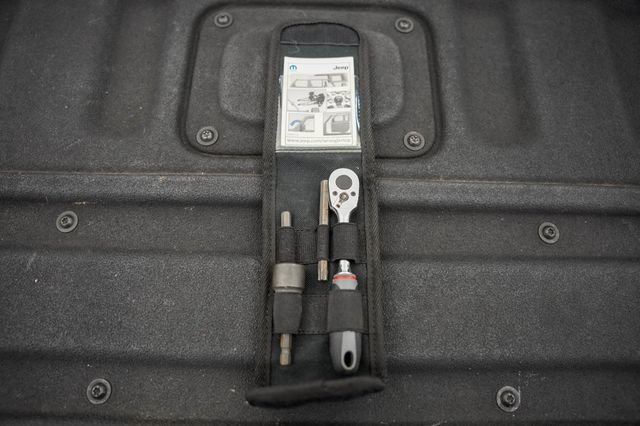 Used 2021 Jeep Gladiator Overland AWD/4WD image 42
