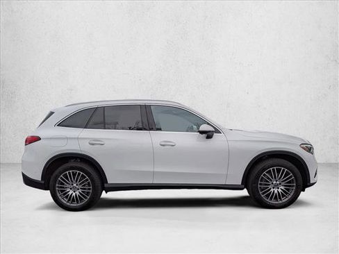 Used 2025 Mercedes-Benz GLC 300 image 4