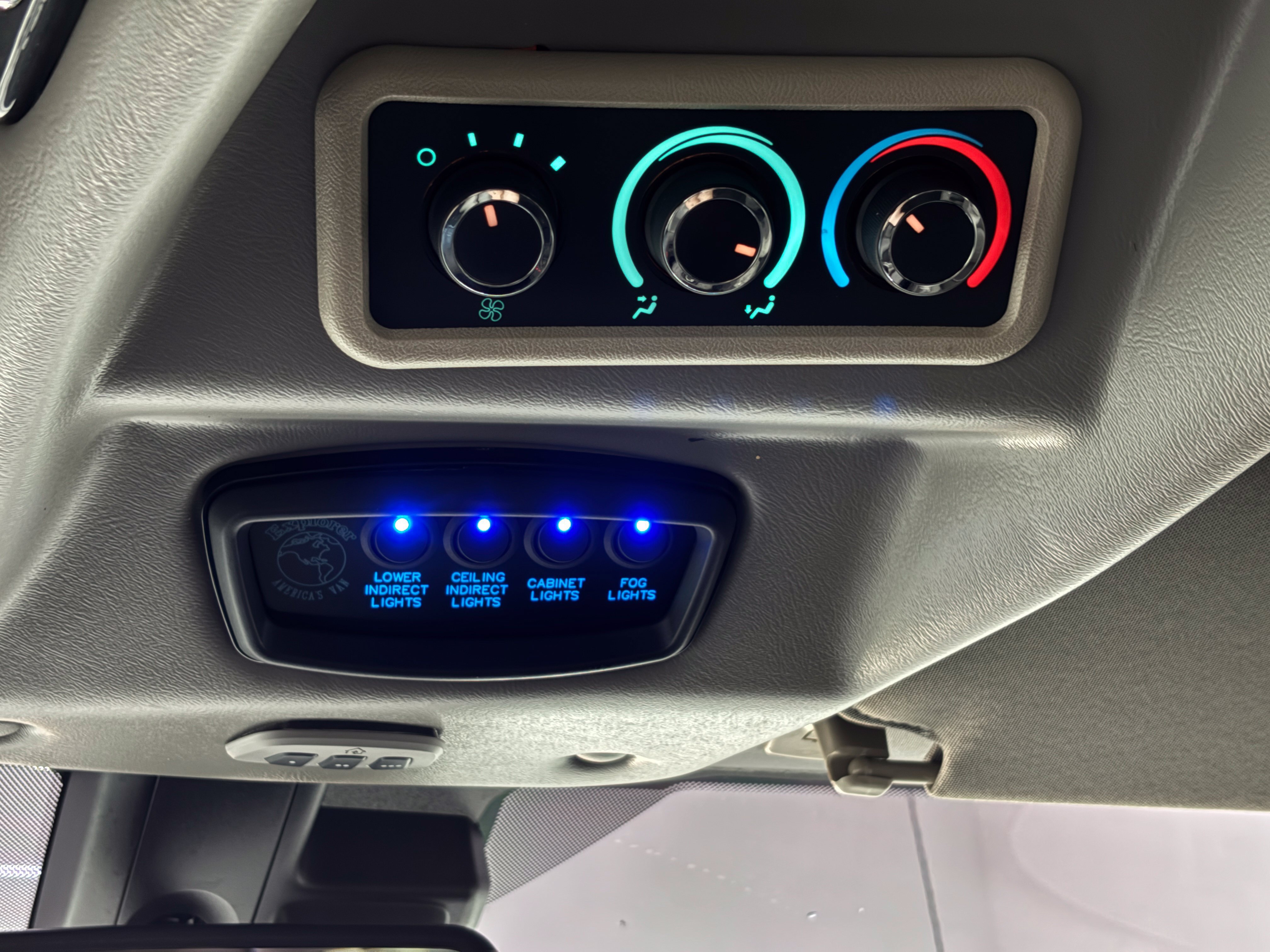 Used 2020 GMC Savana 2500 Extended w/ Enhanced Convenience Package RWD image 30
