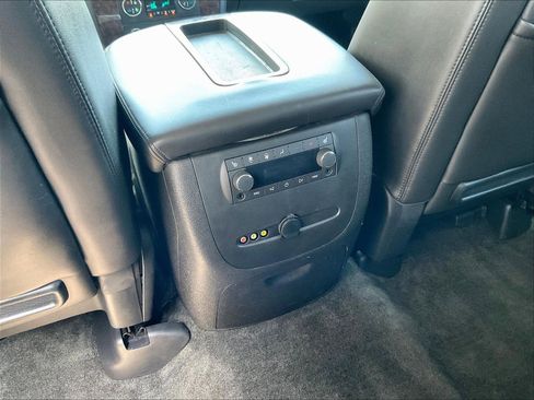 Used 2013 GMC Yukon Denali AWD/4WD image 10
