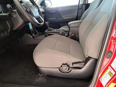 Used 2022 Toyota Tacoma SR image 27