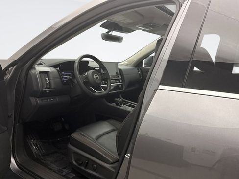 Used 2023 Nissan Pathfinder SL w/ SL Premium Package AWD/4WD image 10
