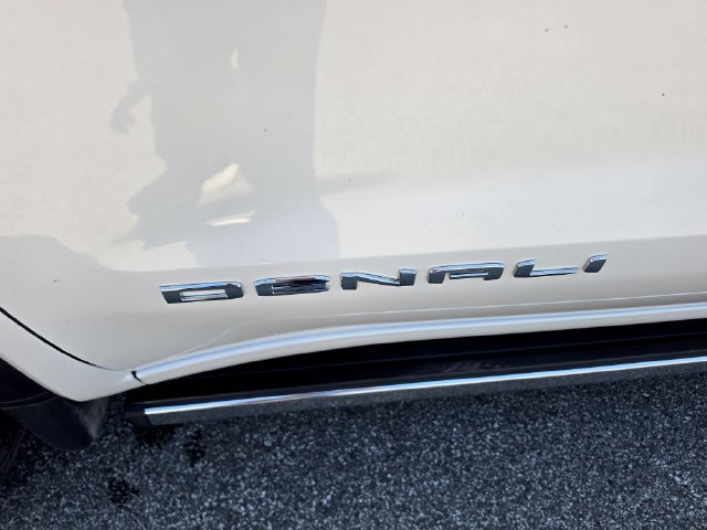 Used 2023 GMC Sierra 1500 Denali Ultimate AWD/4WD image 11