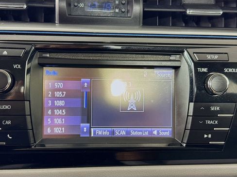 Used 2015 Toyota Corolla LE FWD image 16