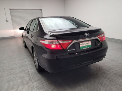 Used 2017 Toyota Camry SE FWD image 6