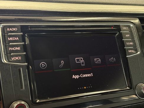 Used 2018 Volkswagen Beetle 2.0T Coast w/ Coast Lighting Package FWD image 45