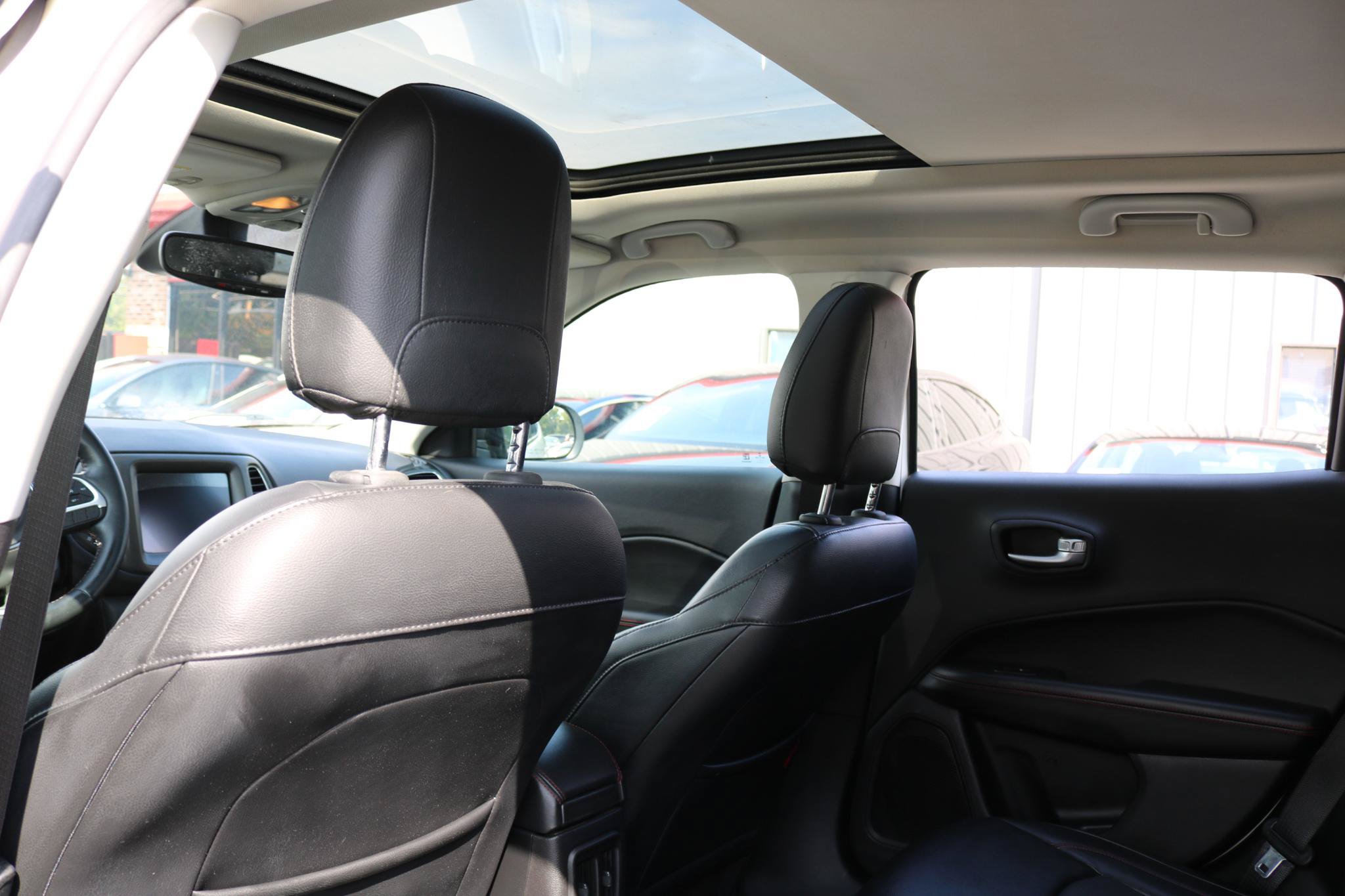 Used 2017 Jeep Compass Trailhawk w/ Leather Interior Group AWD/4WD image 33