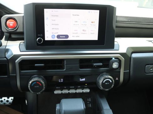 Used 2025 Toyota Tacoma TRD Sport AWD/4WD image 20