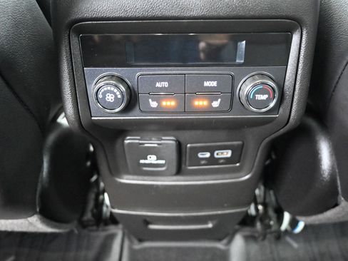 Used 2023 GMC Acadia SLT w/ Technology Package image 23