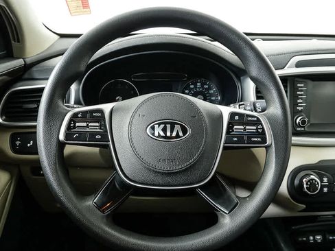 Used 2020 Kia Sorento LX image 9
