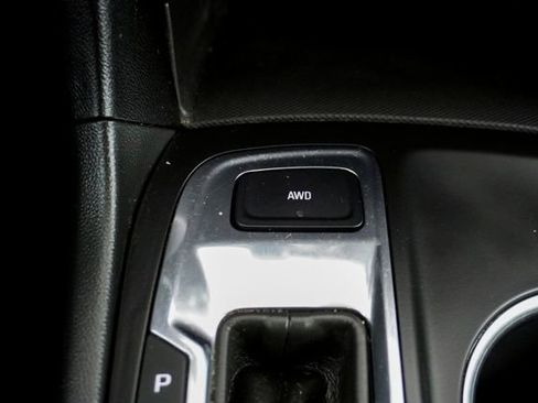 Used 2023 Chevrolet Equinox LS image 18