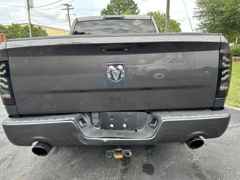 Used 2015 RAM 1500 Express RWD image 7